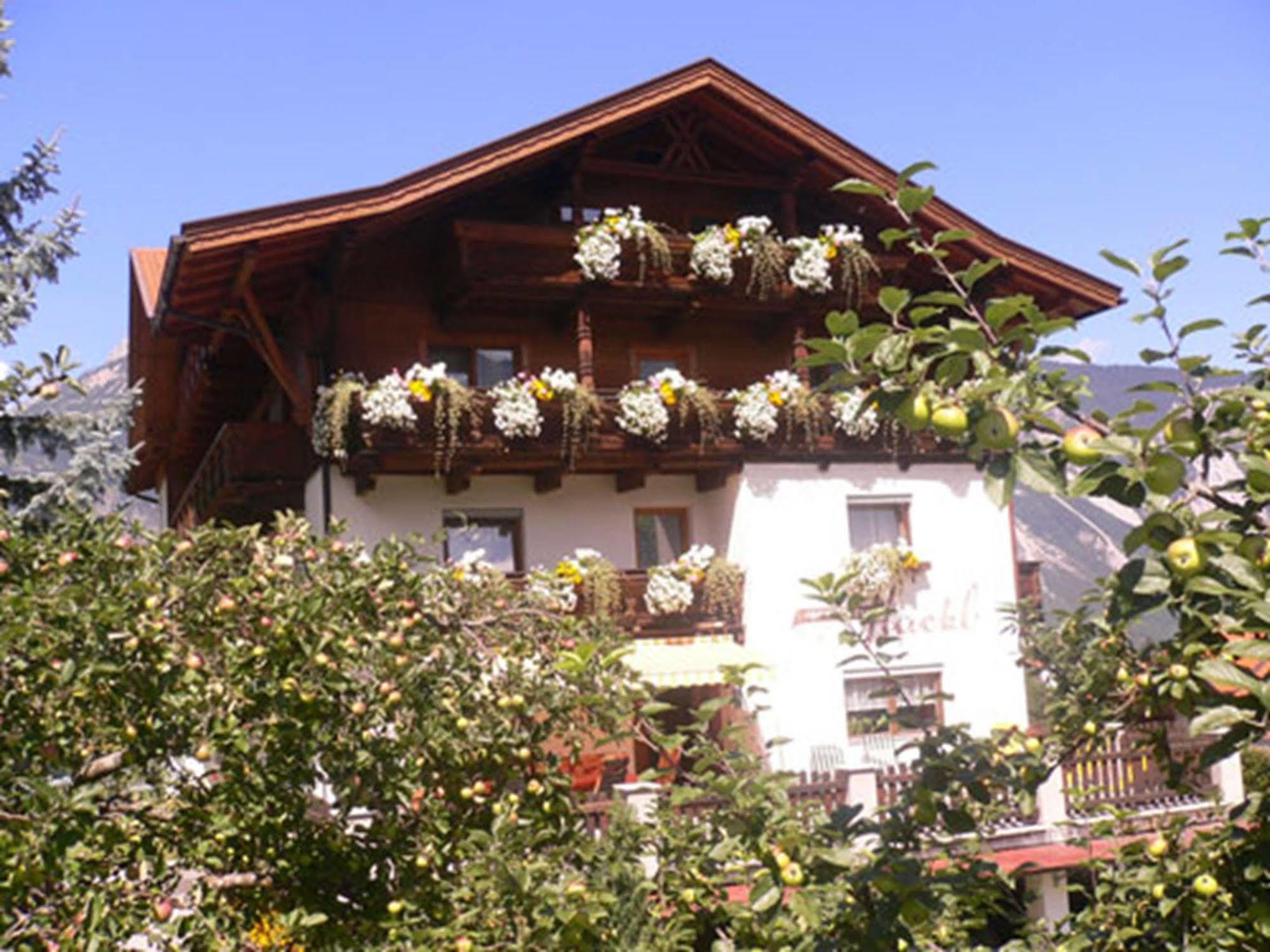Gaestehaus Hackl Sautens Exterior photo